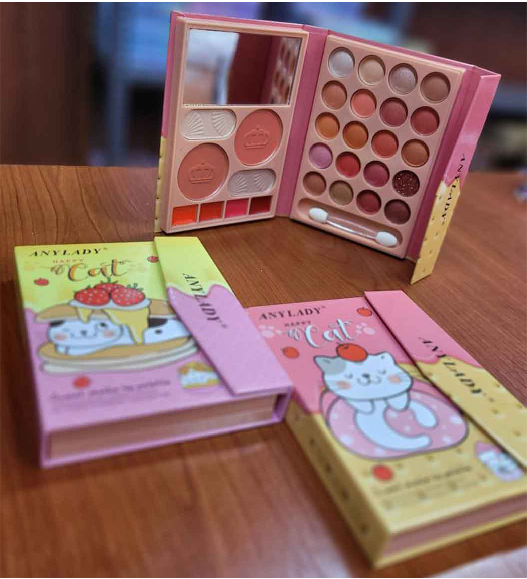 پالت سایه مدل Happy cat ارسال با طرح رندوم آنی لیدی پالت سایه مدل Happy cat ارسال با طرح رندوم آنی لیدی