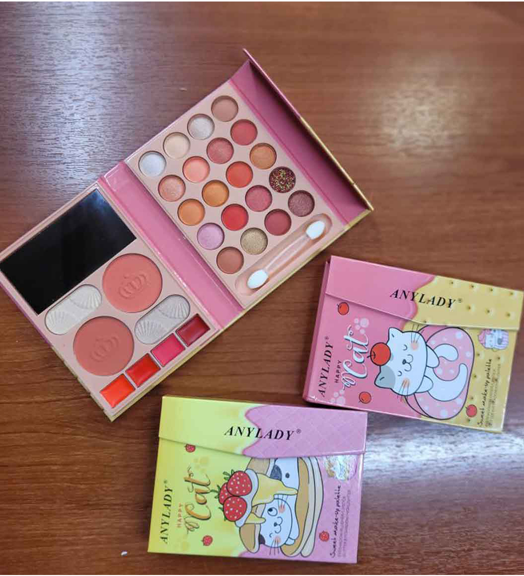 پالت سایه مدل Happy cat ارسال با طرح رندوم آنی لیدی پالت سایه مدل Happy cat ارسال با طرح رندوم آنی لیدی