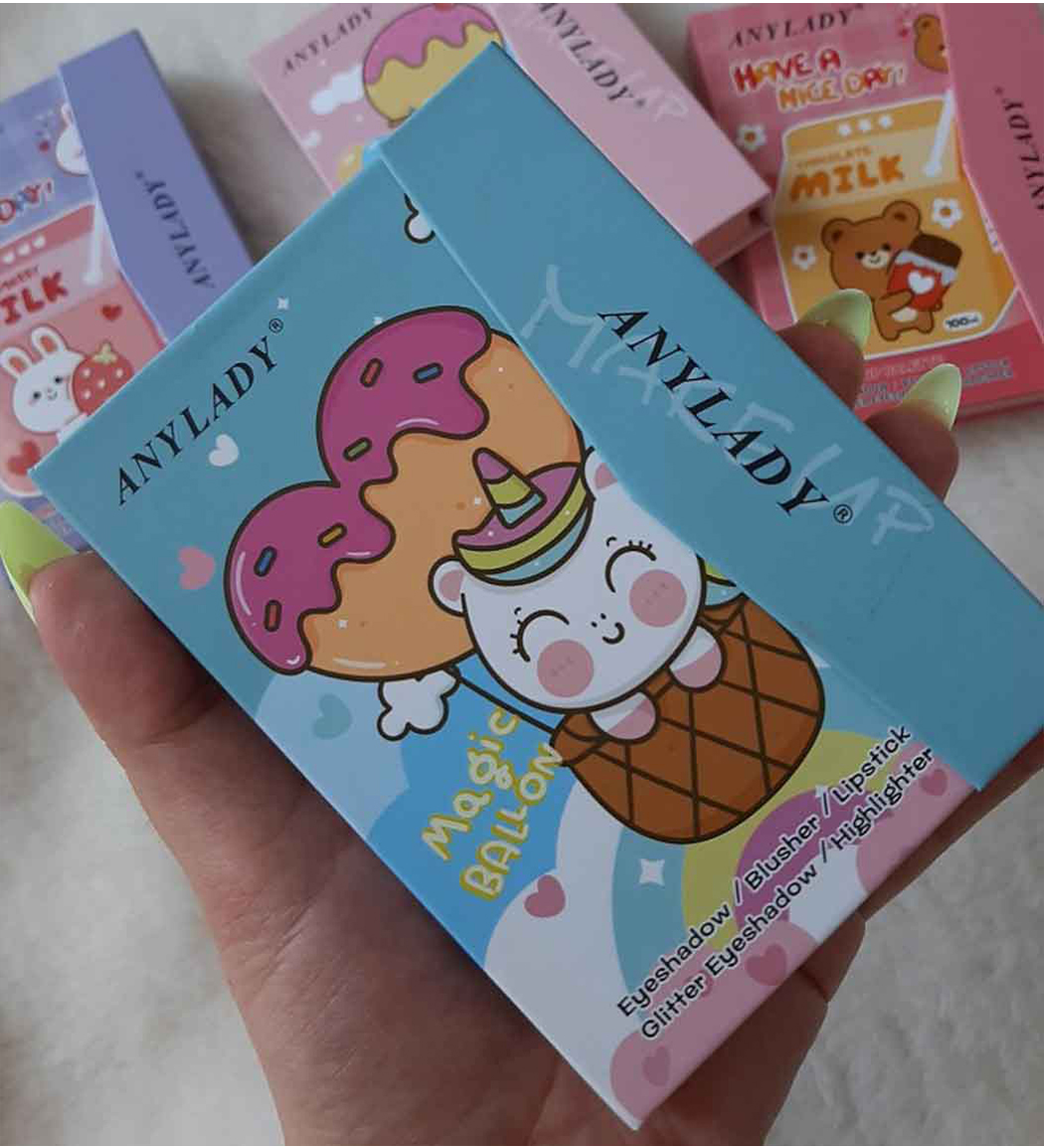 پالت سایه مدل Magic ارسال با طرح رندوم آنی لیدی