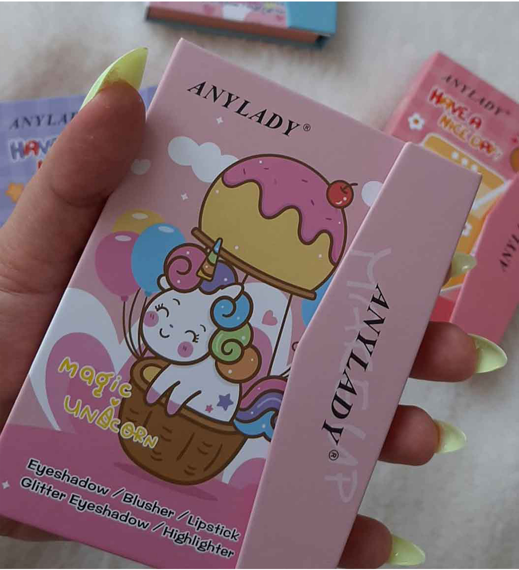 پالت سایه مدل Magic ارسال با طرح رندوم آنی لیدی